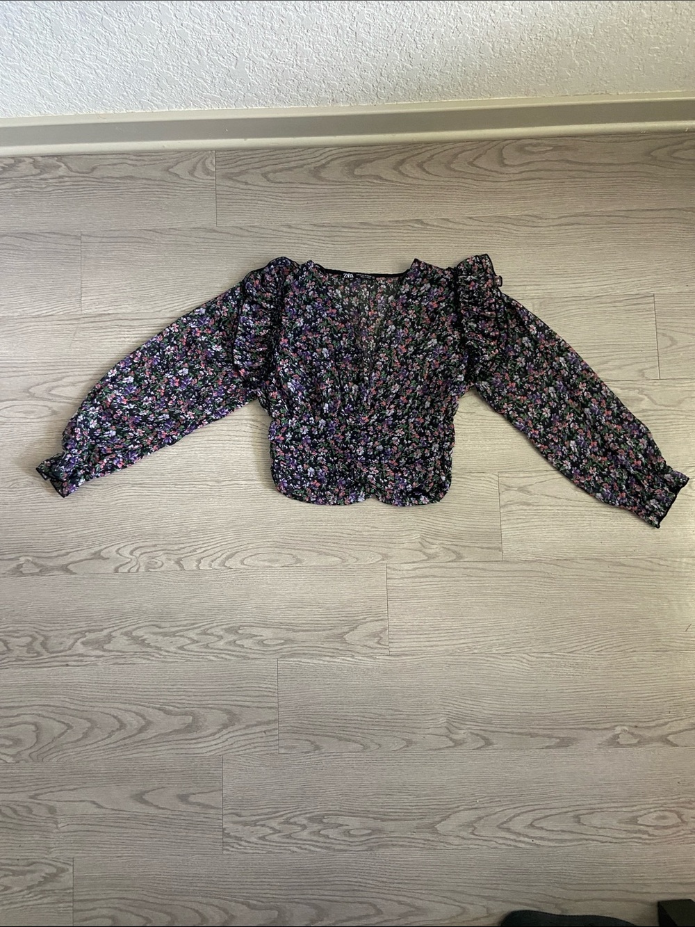 Zara Black Floral Puff-Sleeve Cropped Top